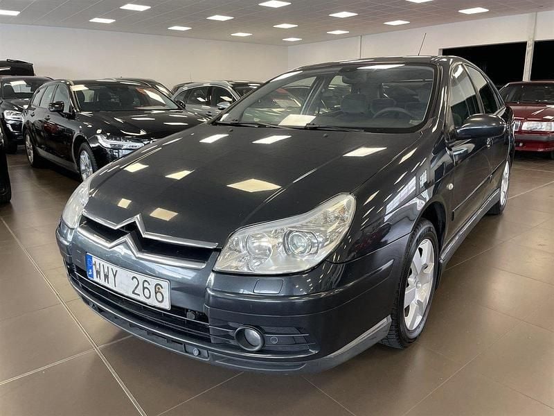 Mörkgrå Begagnad 2005 Citroën C5 Halvkombi | 19 900 kr (Lite dyr) - Bild 1/4