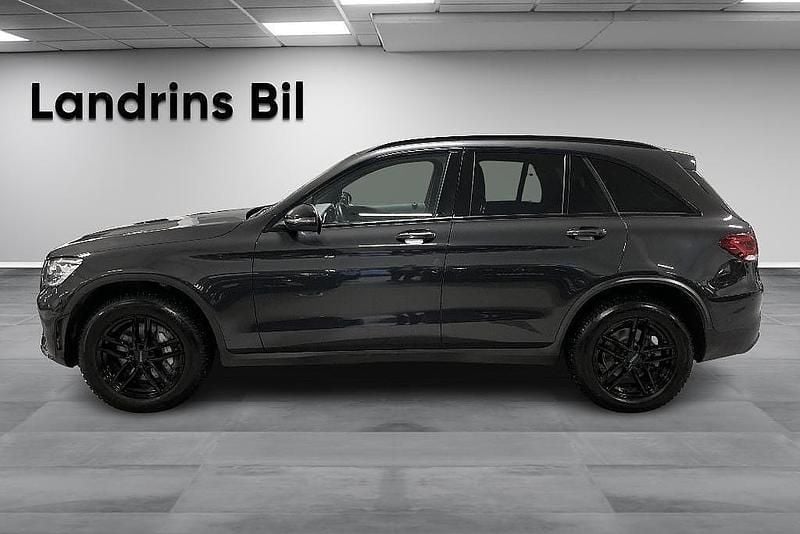 Begagnad Mercedes GLC300e AMG line 194 HK (142 kW) 2022 Grå SUV