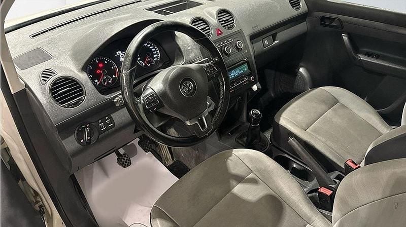 Vit Begagnad 2015 VW Caddy Minibuss | 149 900 kr (Lite dyr) - Bild 1/2