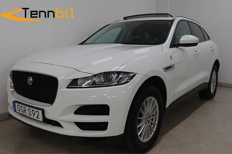 Grå Begagnad 2016 Jaguar F-Pace SUV | 199 900 kr (Marknadspris) - Bild 1/4