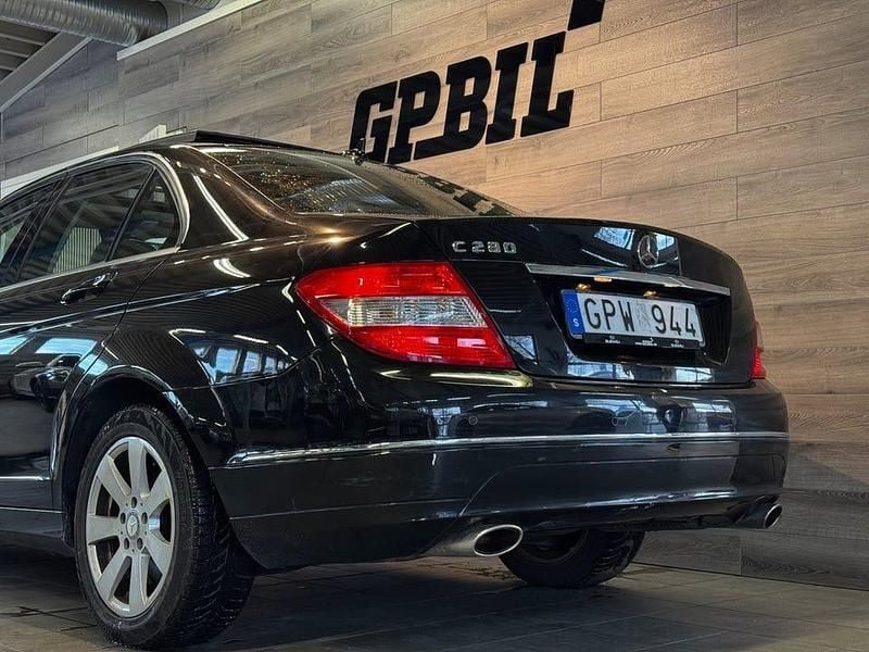 Begagnad Mercedes C280 231 HK (169 kW) 2007 Svart Sedan