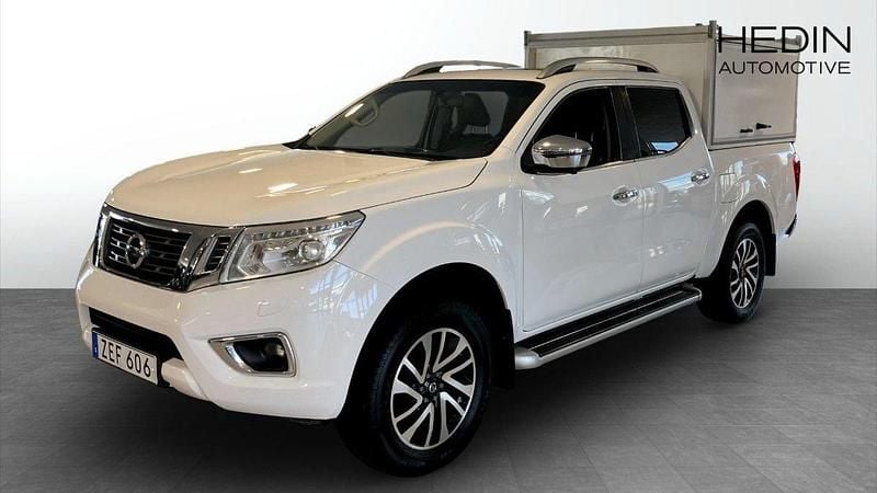Vit (white) Begagnad 2017 Nissan Navara Tekna Pickup | 237 375 kr (Marknadspris) - Bild 1/4