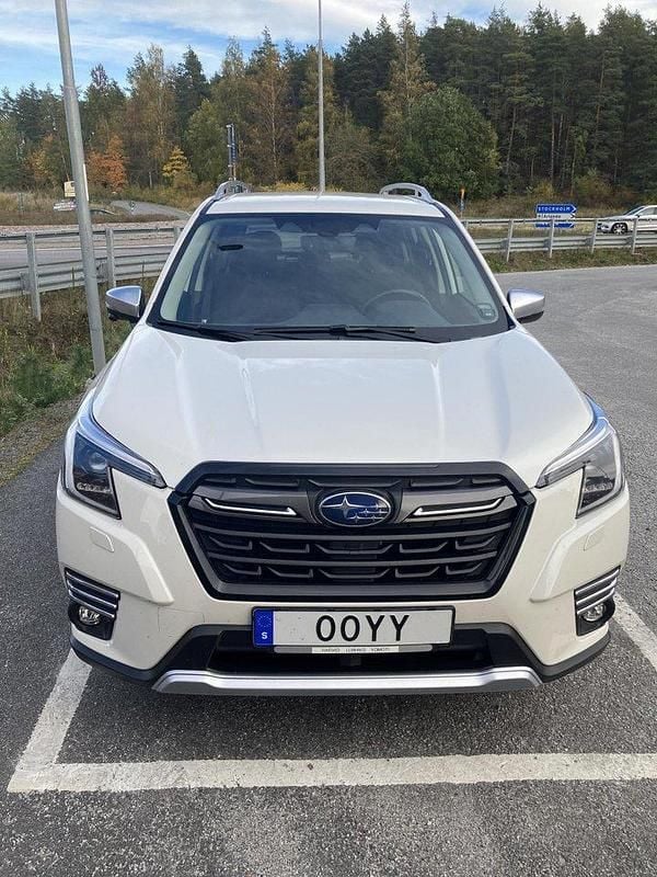 Vit Begagnad 2024 Subaru Forester SUV | 359 000 kr (Superpris) - Bild 1/4
