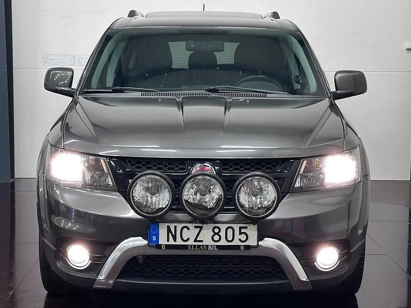 Begagnad Fiat Freemont Black Code 170 HK (125 kW) 2015 Grå SUV