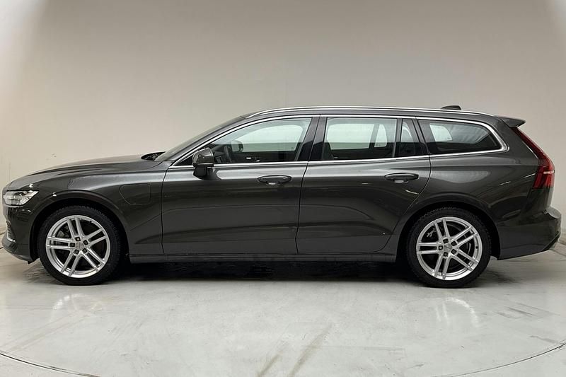 Begagnad Volvo V60 Inscription 350 HK (257 kW) 2022 Mörkgrå Kombi