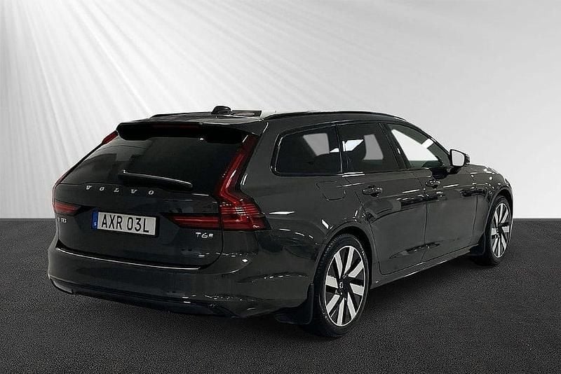 Begagnad Volvo V90 Plus 253 HK (186 kW) 2025 Grå Kombi