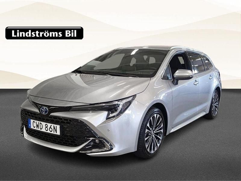 Silver Begagnad 2024 Toyota Corolla Style Kombi | 344 900 kr (Lite dyr) - Bild 1/3