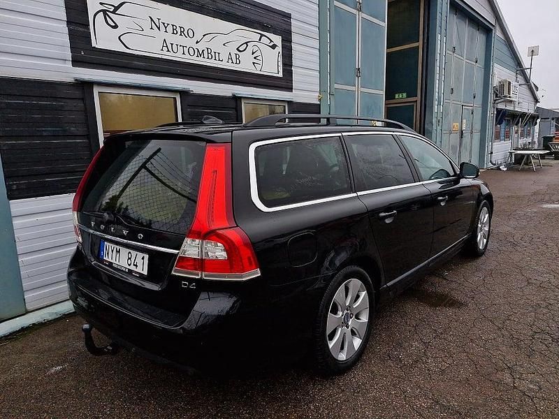Begagnad Volvo V70 Momentum 164 HK (120 kW) 2013 Svart Kombi