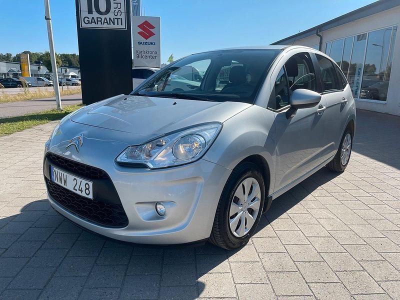 Silver Begagnad 2010 Citroën C3 Halvkombi | 44 000 kr (Lite dyr) - Bild 1/4