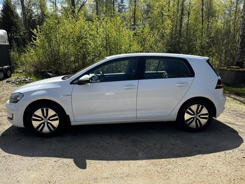 Vit Begagnad 2015 VW e-Golf Halvkombi | 90 000 kr (Superpris) - Bild 1/4