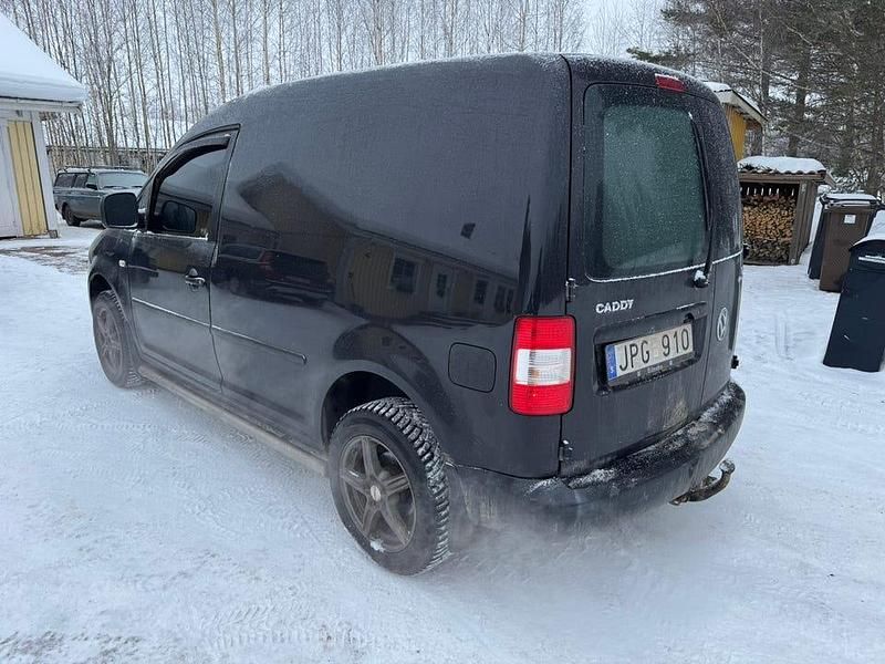Begagnad VW Caddy 105 HK (77 kW) 2009 Svart Minibuss