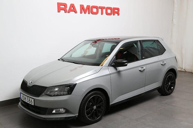 Grå Begagnad 2016 Skoda Fabia Monte Carlo Halvkombi | 124 800 kr (Dyr) - Bild 1/4