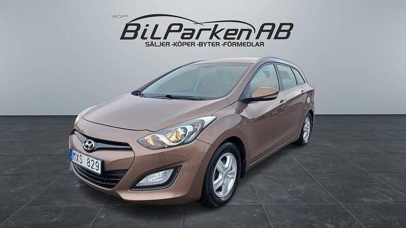 Begagnad Hyundai i30 135 HK (99 kW) 2012 Ljusbrun Kombi
