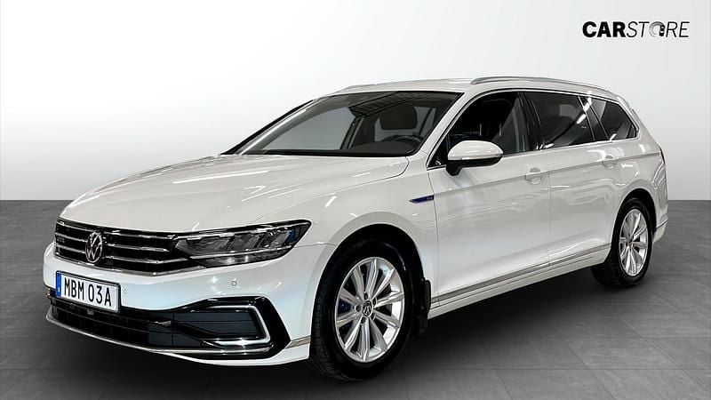 Begagnad VW Passat GTE 218 HK (160 kW) 2022 Vit Kombi