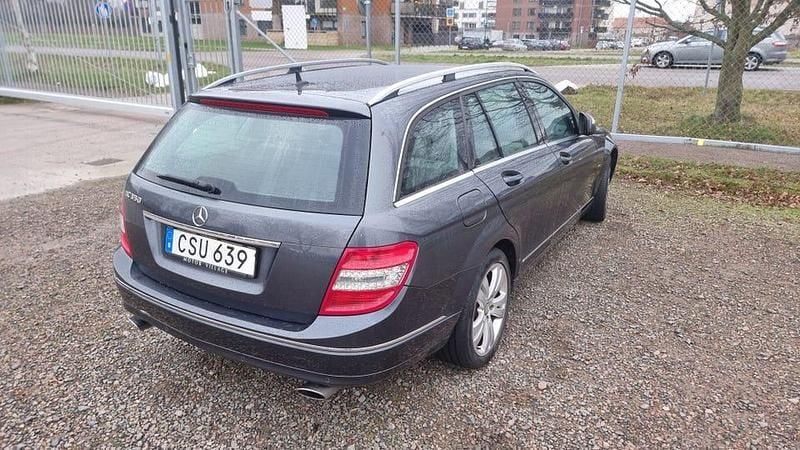 Begagnad Mercedes C350 Avantgarde 272 HK (200 kW) 2009 Gråmetallic. diamond brite behandlad utvändigt och invändigt. Kombi