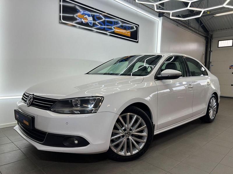 Vit Begagnad 2011 VW Jetta GT Sedan | 99 900 kr (Dyr) - Bild 1/4