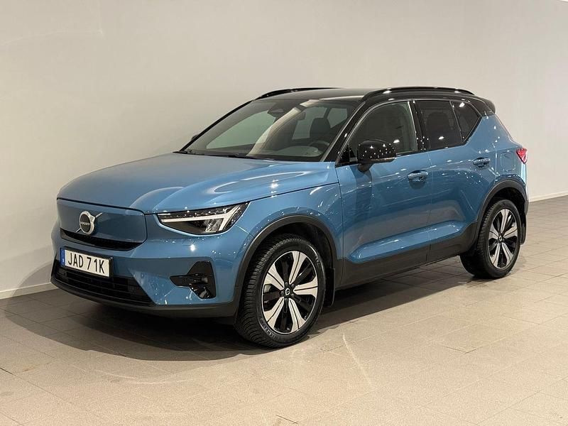 Blå Begagnad 2022 Volvo XC40 Plus SUV | 349 500 kr - Bild 1/3