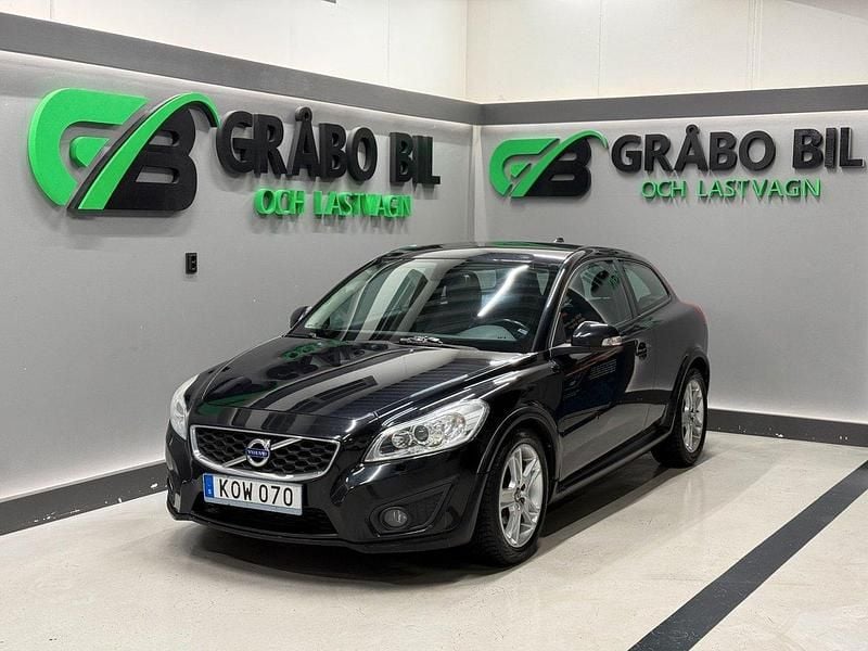 Svart Begagnad 2010 Volvo C30 Momentum Halvkombi | 79 900 kr (Lite dyr) - Bild 1/4