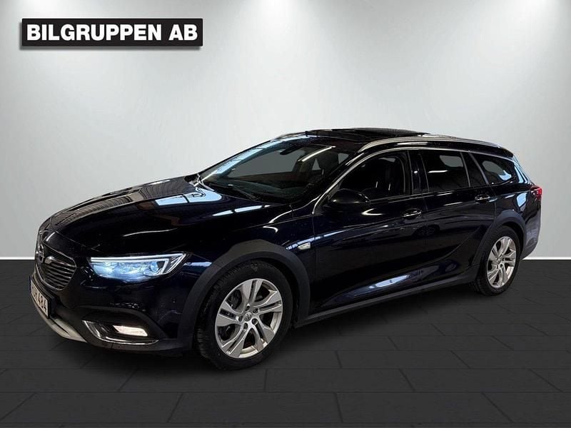 Blå Begagnad 2018 Opel Insignia Country Tourer Business Kombi | 164 900 kr - Bild 1/4