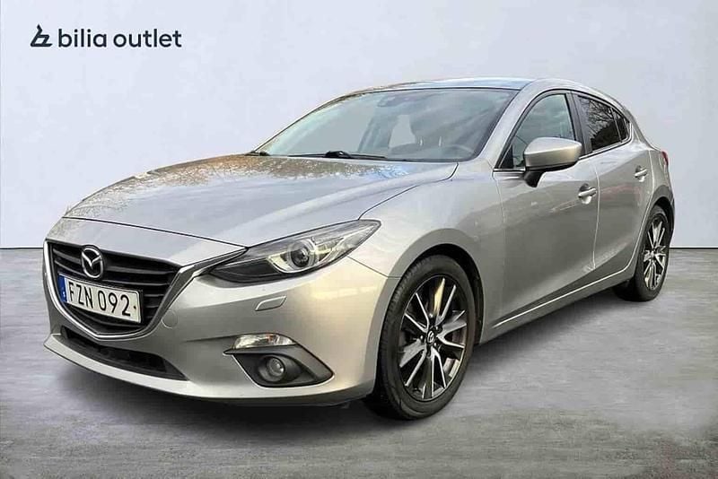 Grå Begagnad 2015 Mazda 3 Inclusive Halvkombi | 114 900 kr (Marknadspris) - Bild 1/1