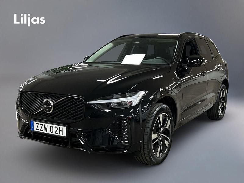 Svart Ny 2025 Volvo XC60 Plus SUV | 632 500 kr (Lite dyr) - Bild 1/4
