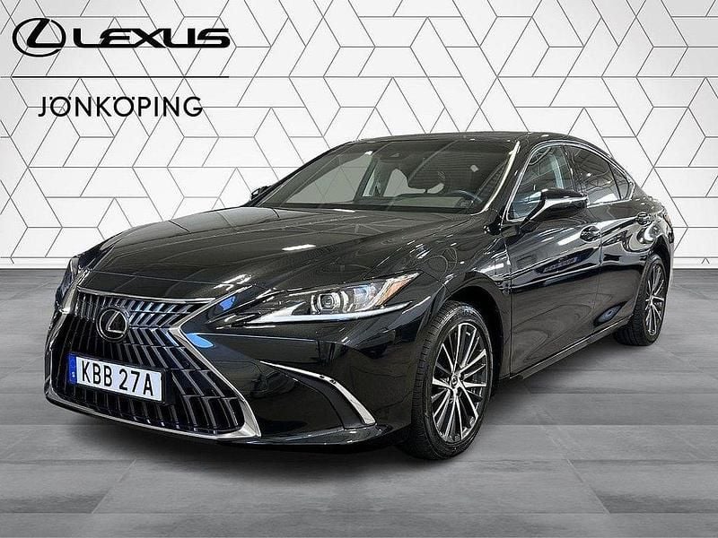 Svart Begagnad 2024 Lexus ES300H Limited Edition Sedan | 454 900 kr (Marknadspris) - Bild 1/4
