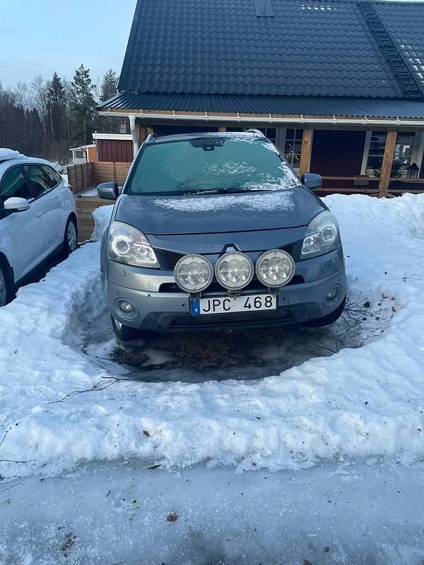 Begagnad 2008 Renault Koleos SUV | 18 500 kr (Marknadspris) - Bild 1/4