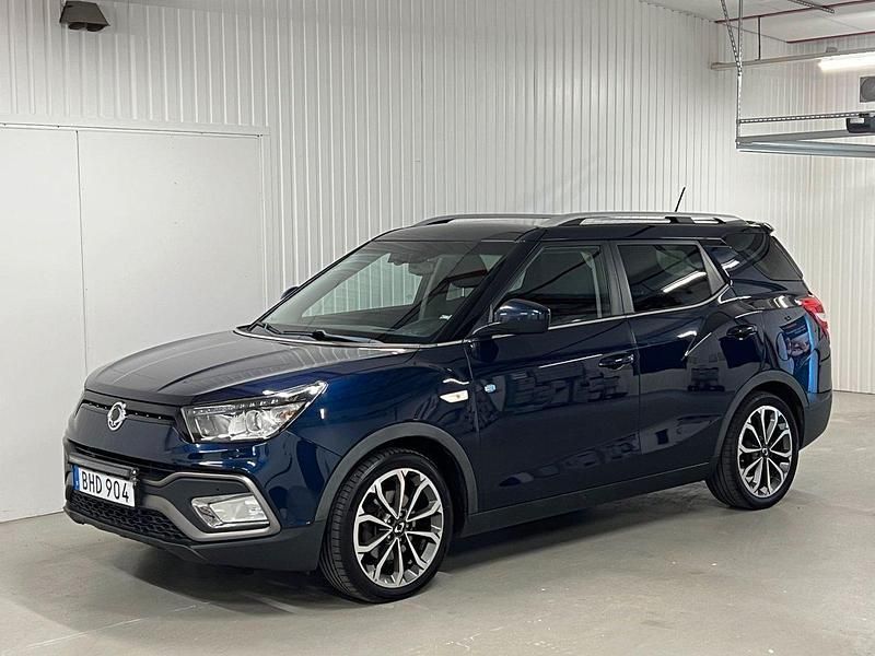 Blå Begagnad 2016 Ssangyong Tivoli Halvkombi | 87 900 kr - Bild 1/4
