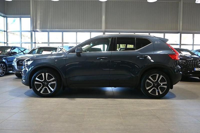 Begagnad Volvo XC40 Inscription 129 HK (94 kW) 2021 Mörkblå SUV