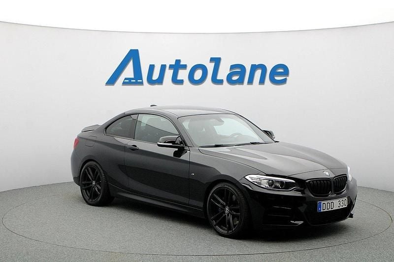Black sapphire metallic Begagnad 2013 BMW M235 M Performance Sportkupé | 229 900 kr (Bra pris) - Bild 1/4
