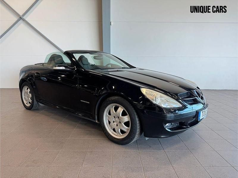Svart Begagnad 2007 Mercedes SLK200 Cab | 89 900 kr (Marknadspris) - Bild 1/4