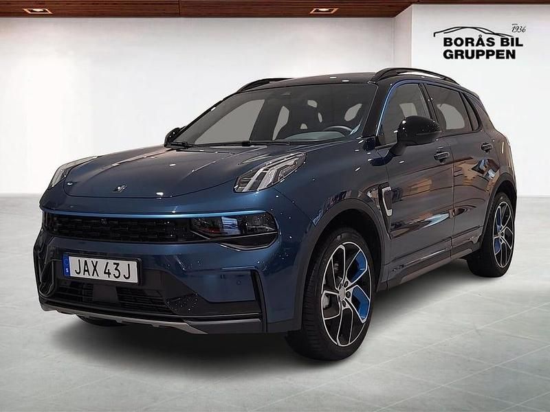 Blå Begagnad 2024 Lynk & Co 01 SUV | 339 000 kr (Marknadspris) - Bild 1/4