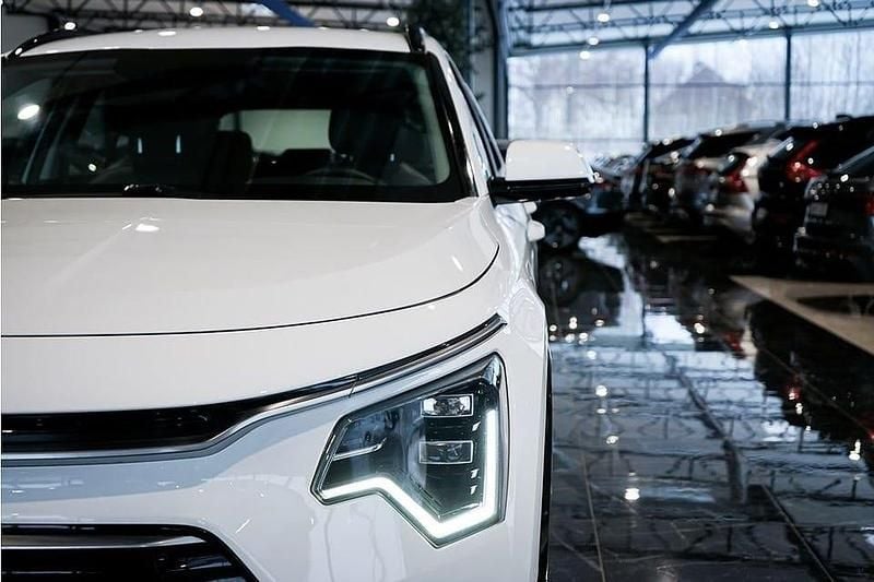 Begagnad Kia Niro Advance 184 HK (135 kW) 2022 Vit SUV