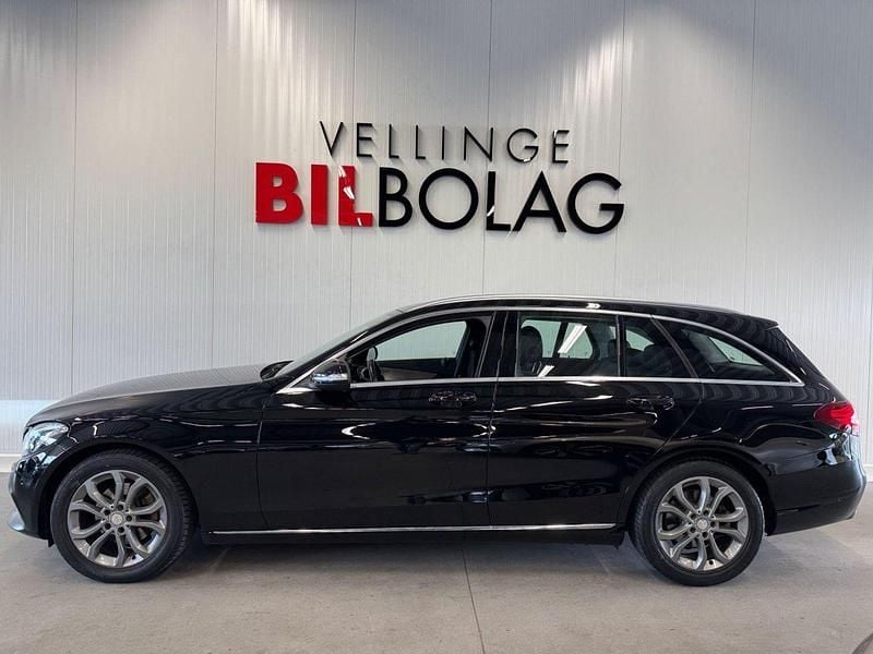 Svart Begagnad 2015 Mercedes C220 Avantgarde Kombi | 199 500 kr (Marknadspris) - Bild 1/4