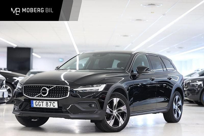 Svart Begagnad 2019 Volvo V60 CC SE Kombi | 269 900 kr (Marknadspris) - Bild 1/3