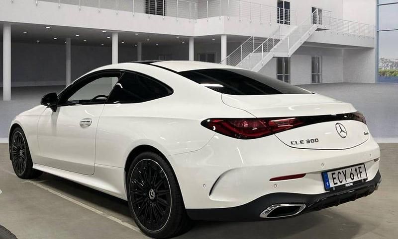Begagnad Mercedes CLE300 AMG 258 HK (189 kW) 2023 Vit Sportkupé