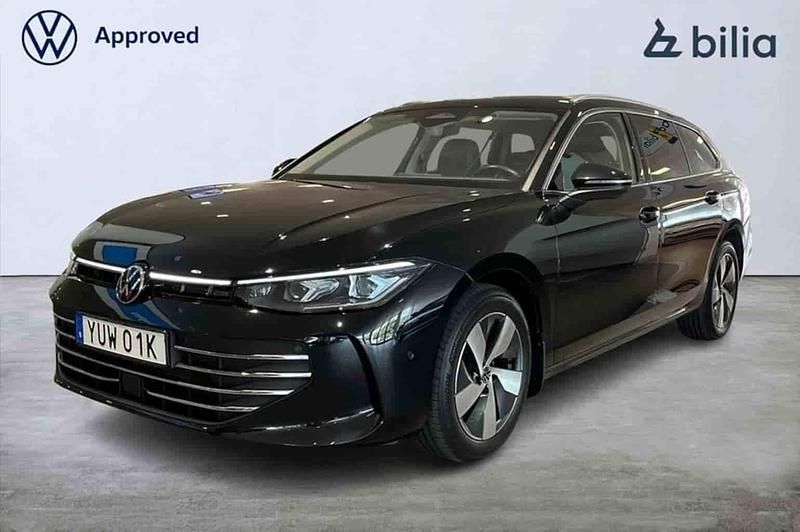 Svart Begagnad 2024 VW Passat Kombi | 359 900 kr - Bild 1/1
