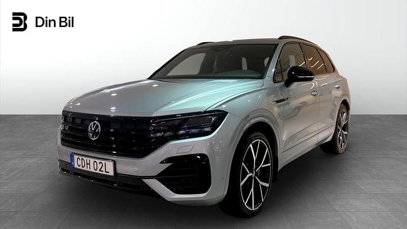 Silver Begagnad 2023 VW Touareg R SUV | 699 900 kr (Marknadspris) - Bild 1/4
