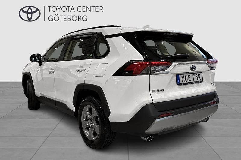 Begagnad Toyota RAV4 Hybrid Active 224 HK (164 kW) 2022 Vit SUV