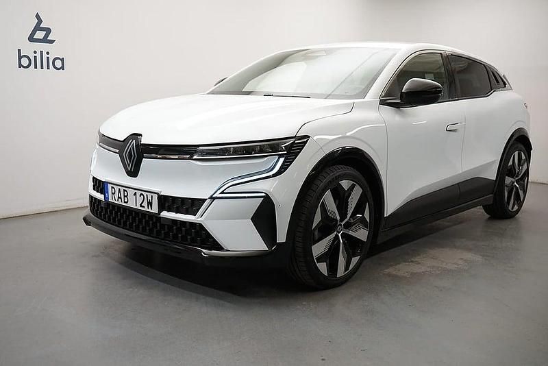 Vit Begagnad 2022 Renault Mégane Techno Halvkombi | 284 900 kr (Marknadspris) - Bild 1/4