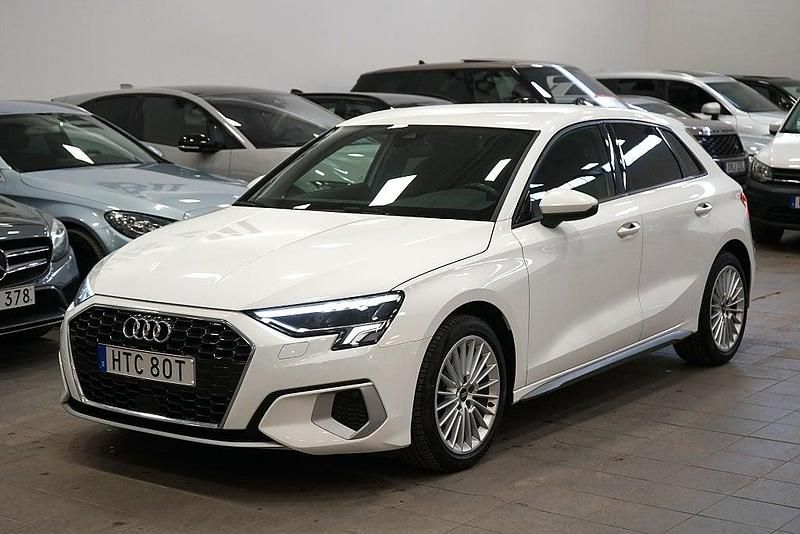 Begagnad Audi A3 Sportback 150 HK (110 kW) 2021 Vit Halvkombi