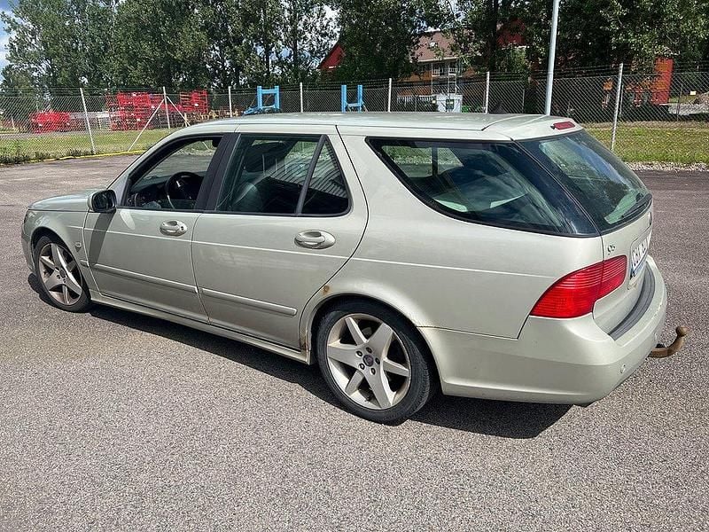 Ljusgul Begagnad 2006 Saab 9-5 Vector Kombi | 6 500 kr (Superpris) - Bild 1/3