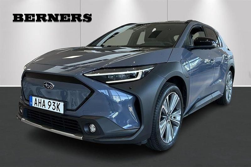 Grå Begagnad 2023 Subaru Solterra SUV | 329 900 kr (Dyr) - Bild 1/4