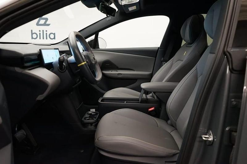 Begagnad Lynk & Co 02 202 kW (275 HK) 2024 Grå SUV