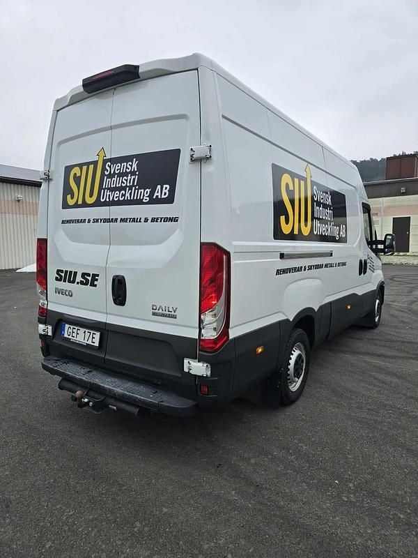 Begagnad Iveco Daily 136 HK (100 kW) 2022 Van