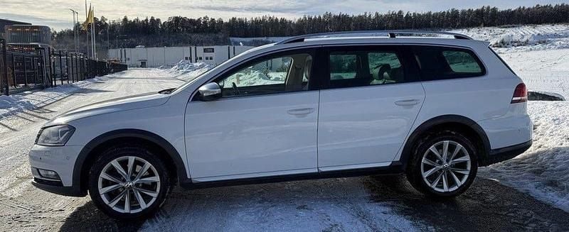 Begagnad VW Passat SE 170 HK (125 kW) 2013 Vit