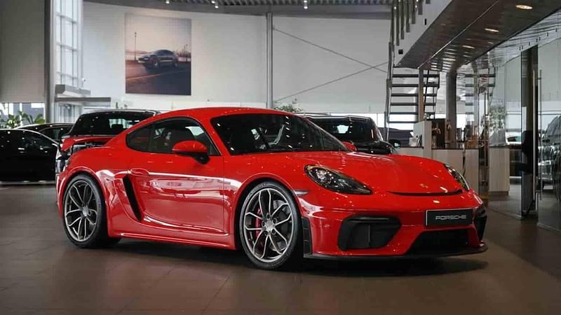 Röd Begagnad 2021 Porsche 718 Cayman GT4 Sportkupé | 1 149 000 kr (Marknadspris) - Bild 1/1