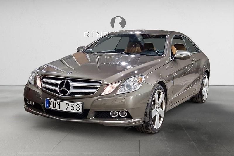 Mörkgrå Begagnad 2009 Mercedes E250 Sportkupé | 119 900 kr (Marknadspris) - Bild 1/3