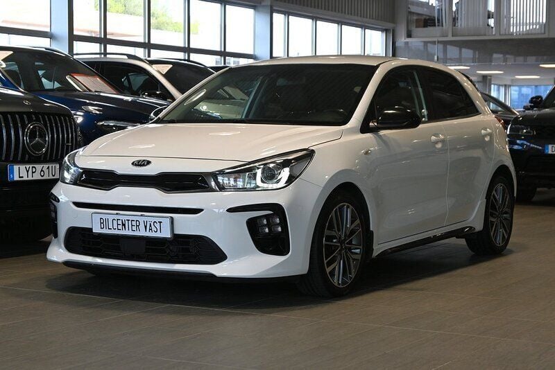 Vit Begagnad 2019 Kia Rio GT-Line Halvkombi | 149 000 kr (Marknadspris) - Bild 1/4