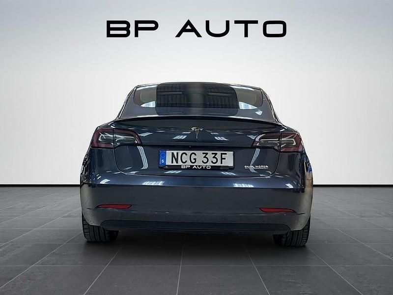 Begagnad Tesla Model 3 Performance 377 kW (513 HK) 2019 Grå Sedan